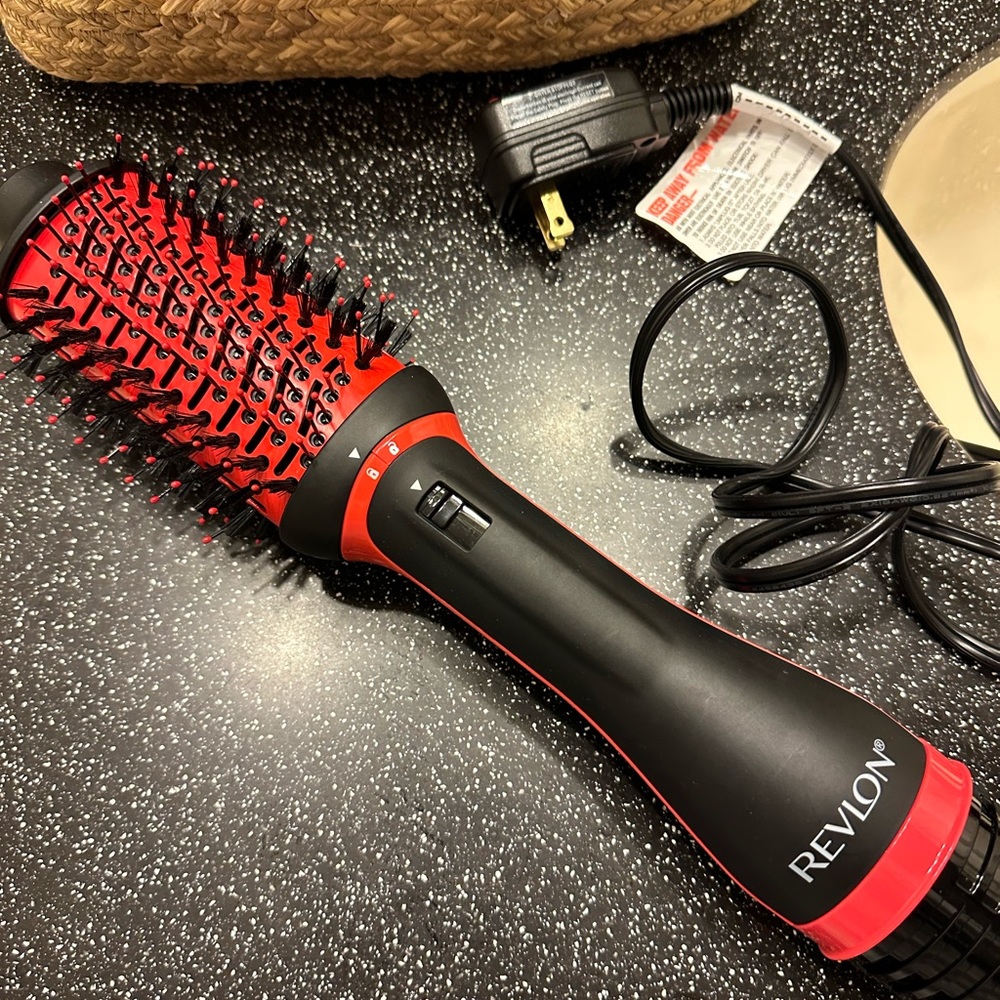 Revlon One-Step Volumizer PLUS 2.0 Hair Dryer and Hot Air Brush